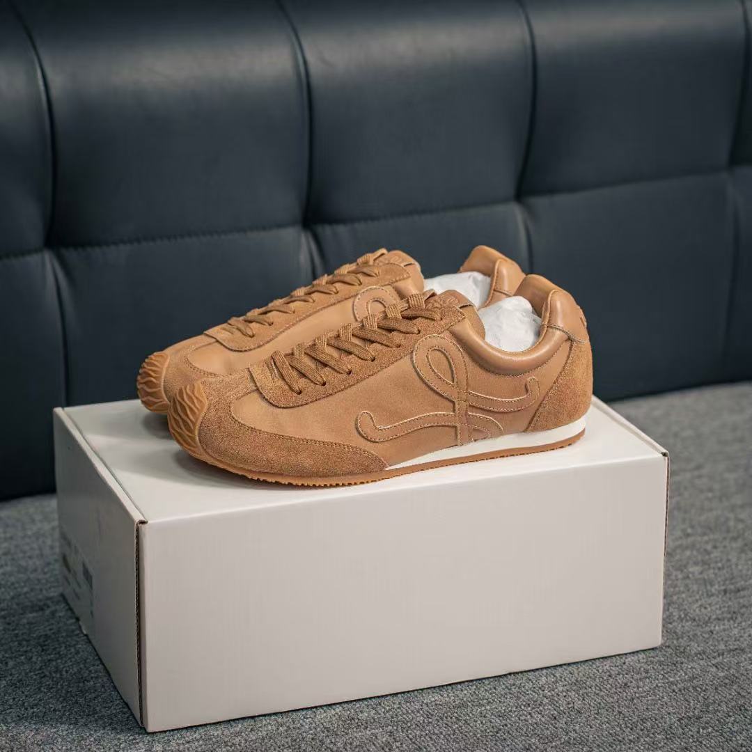 Loewe バレエランナー 2.0（ソフトカーフ）