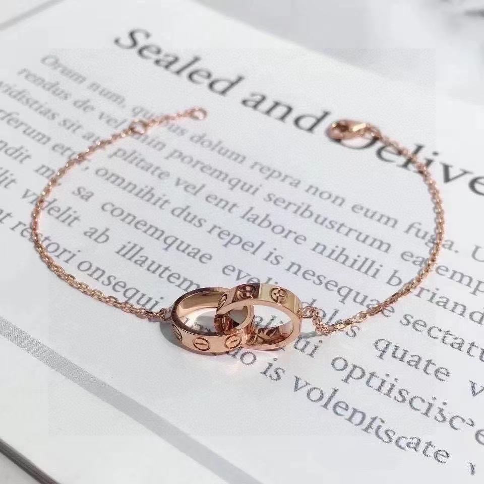 Cartier Love bracelet, on chain 【オンライン限定】Love ブレスレット  チェーン