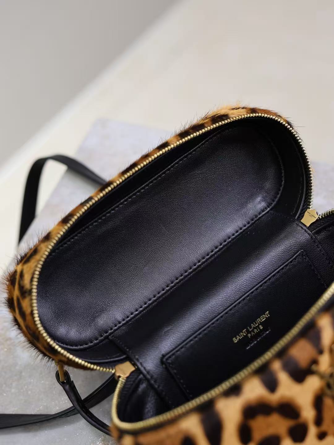  Saint Laurent サンローラン  ギャビー ヴァニティバッグ（ポニーヘアレザー）