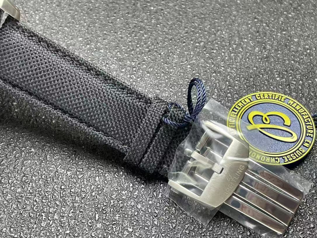  Breitling ブライトリング スーパー アベンジャー B01 クロノグラフ 46