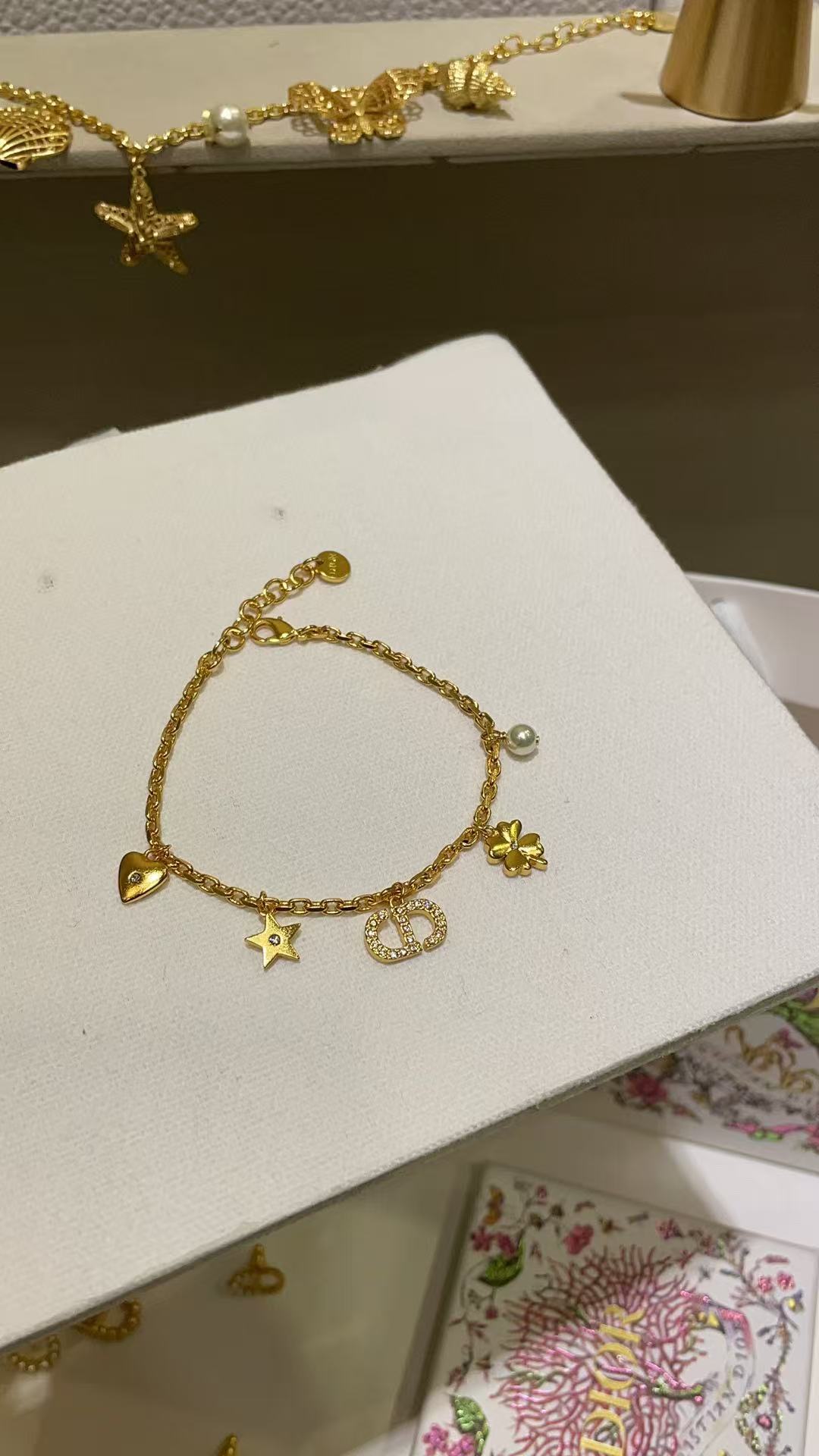 DIOR Petit CD Lucky Charms ブレスレット