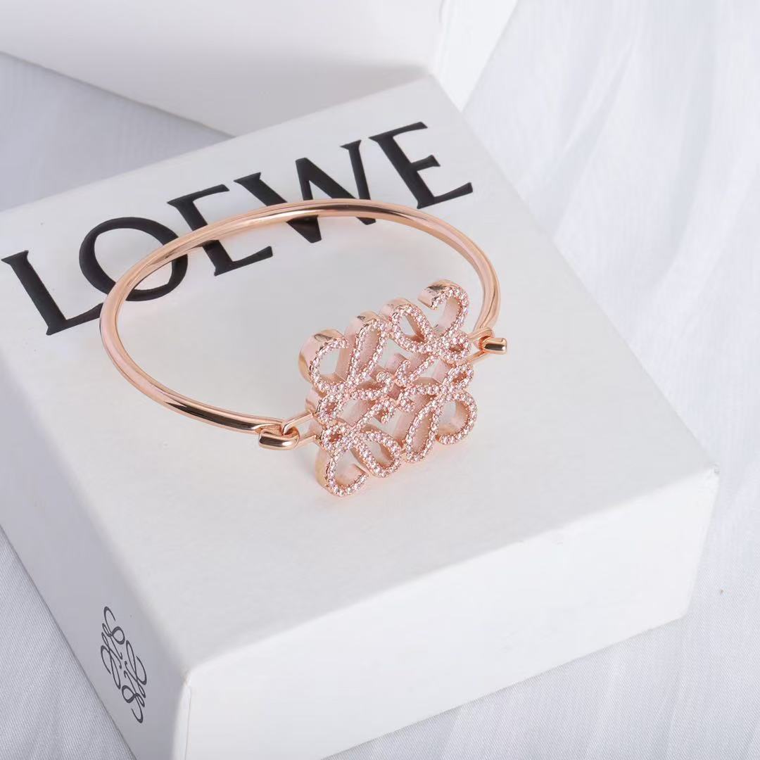 LOEWE パヴェ アナグラム オープンブレスレット (スターリングシルバー＆クリスタル) ゴールド