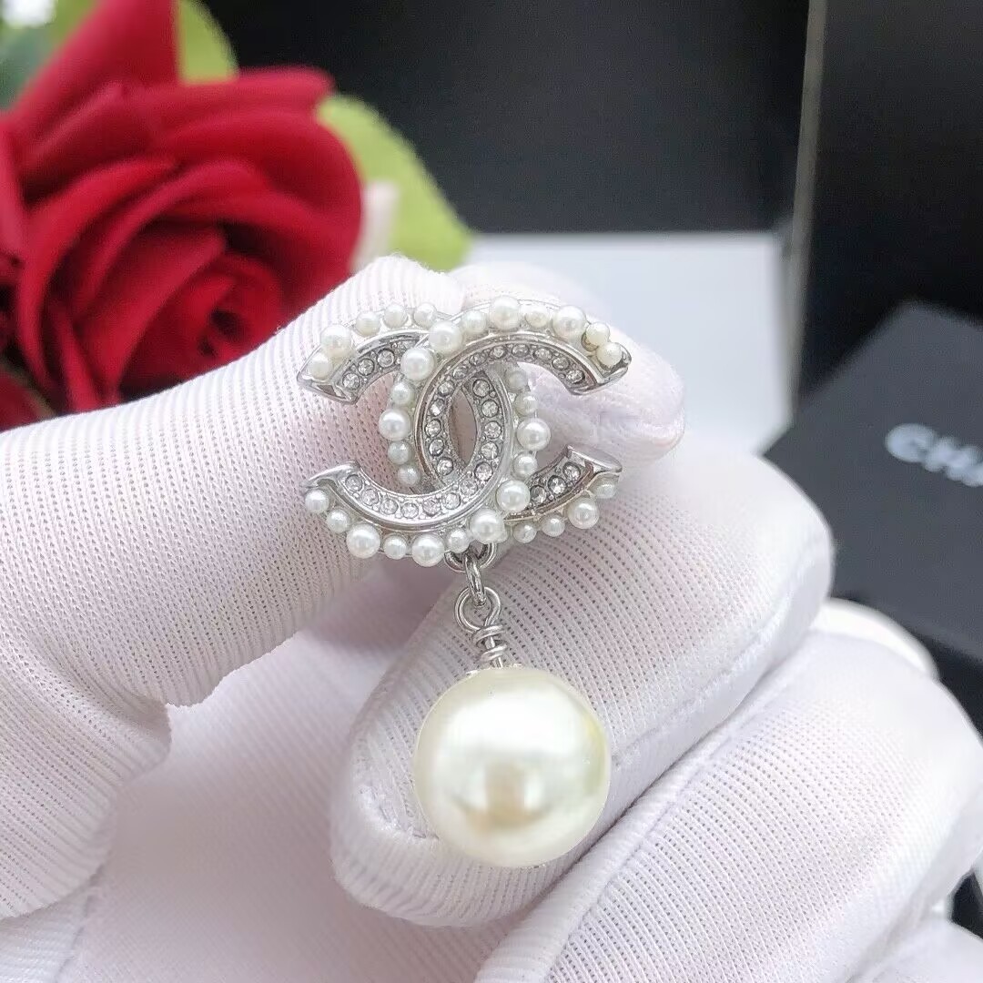 CHANEL COCOパールスウィングピアス