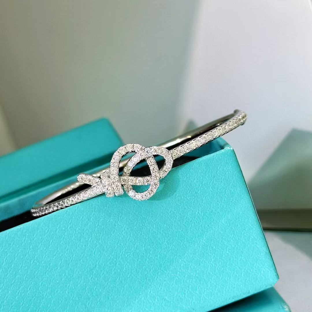 ティファニー ノット ヒンジ ブレスレット プラチナにダイヤモンドをセッティング