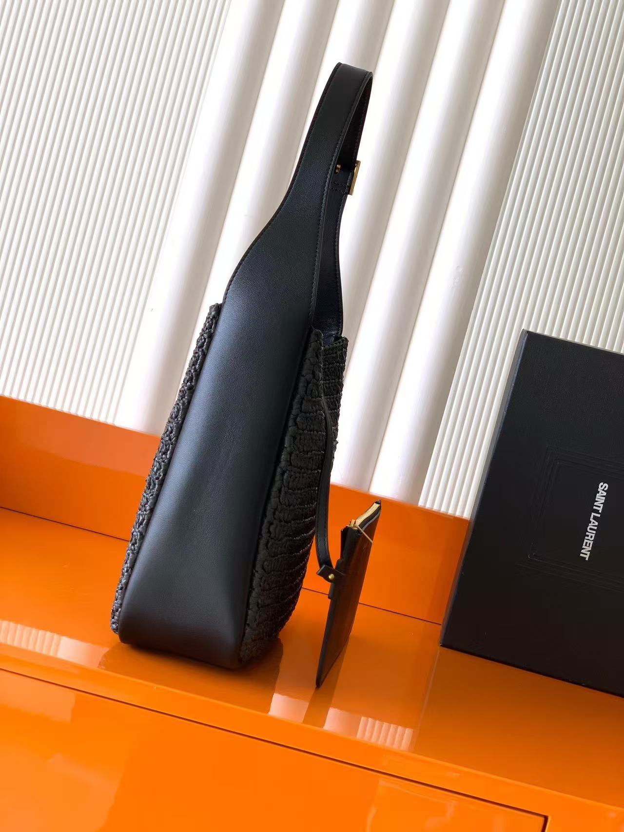 Saint Laurent サンローラン  LE 5 À 7 ソフト スモール（ラフィア/レザー）