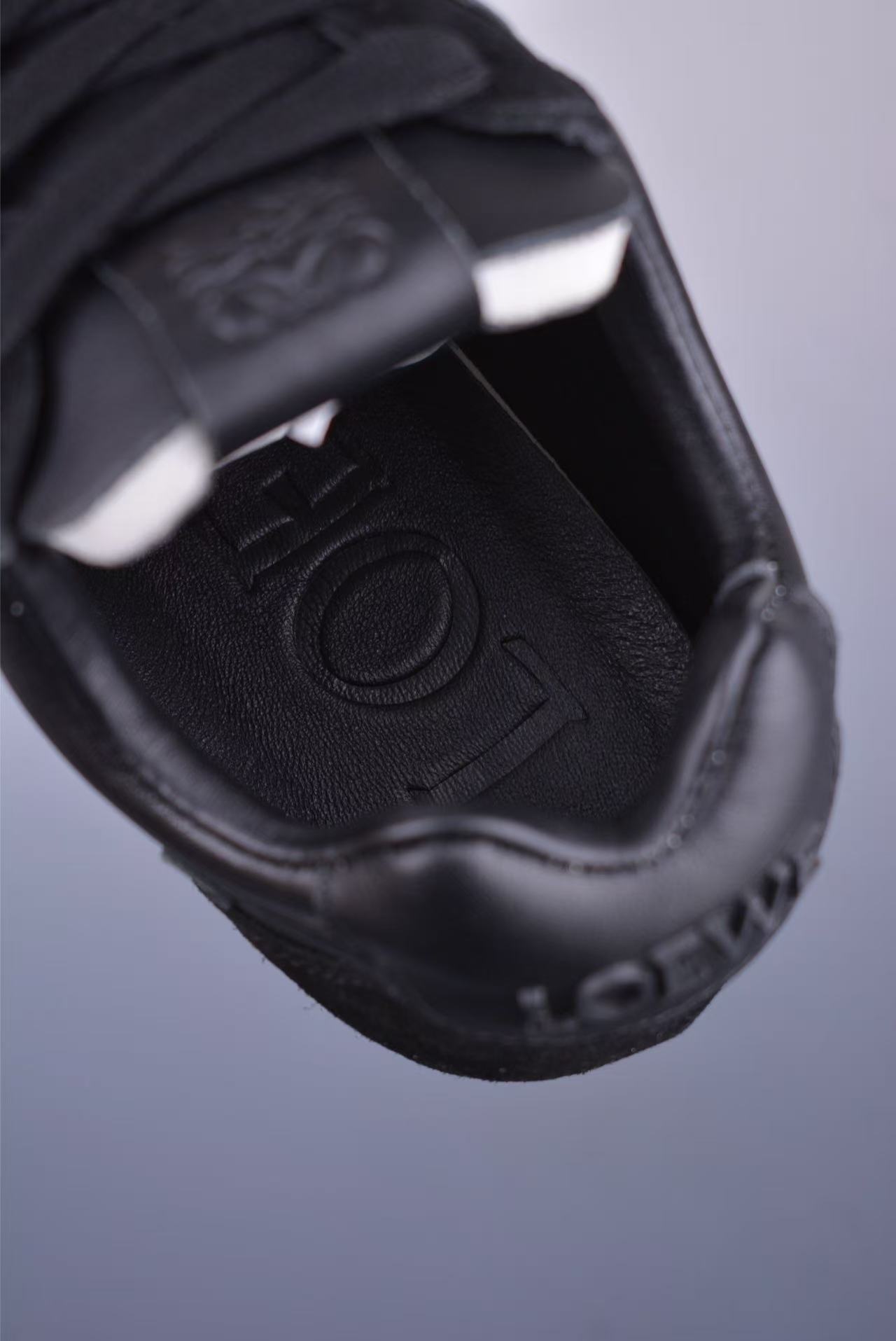 Loewe バレエランナー 2.0（ソフトカーフ）