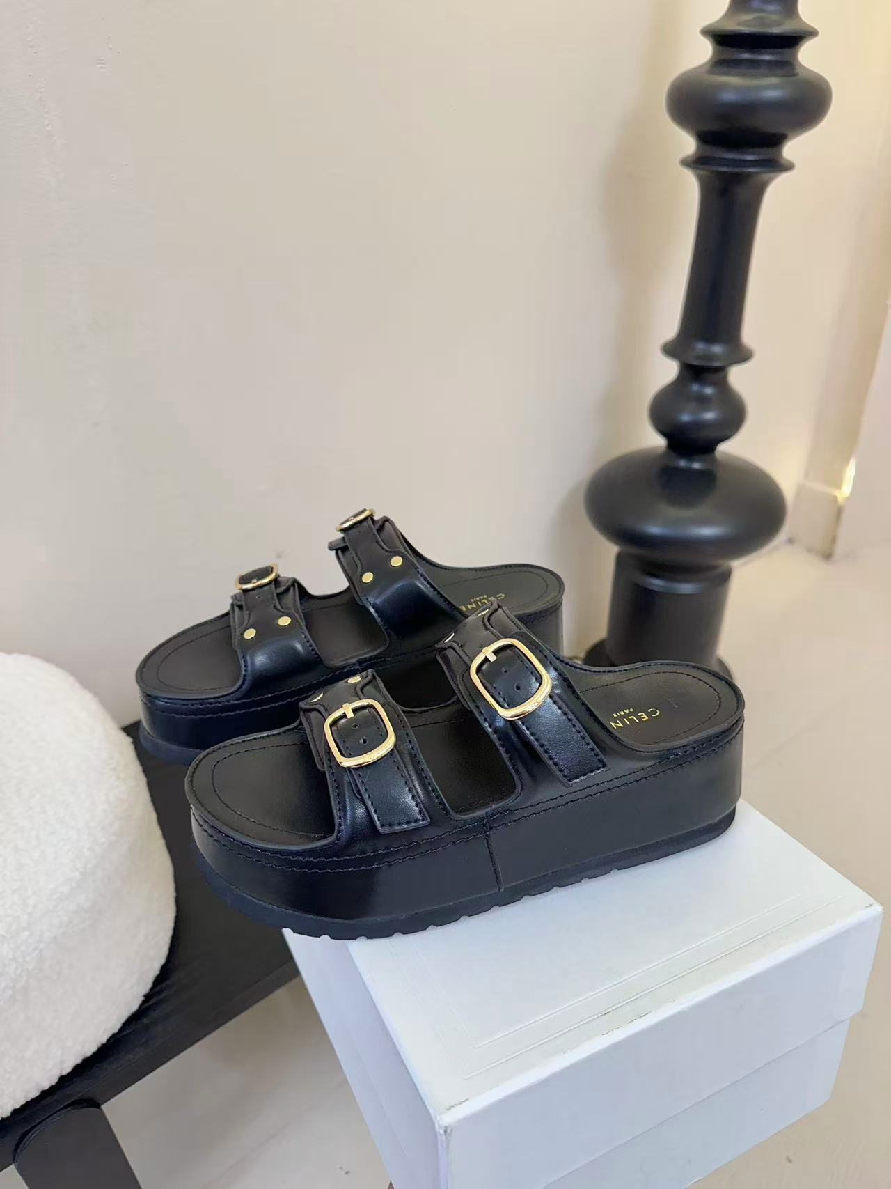 CELINE ポリー ウェッジミュール / カーフスキン