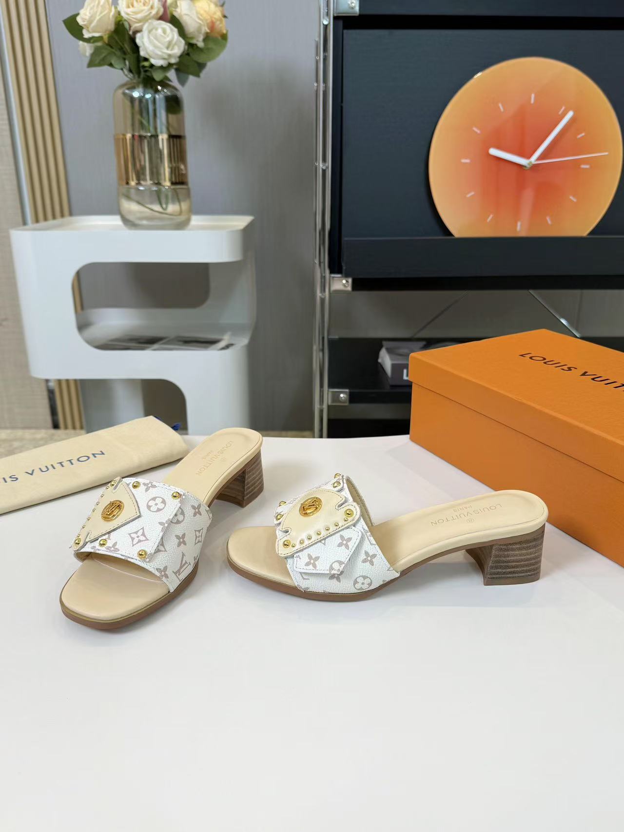 Louis vuitton フレーム ミュール