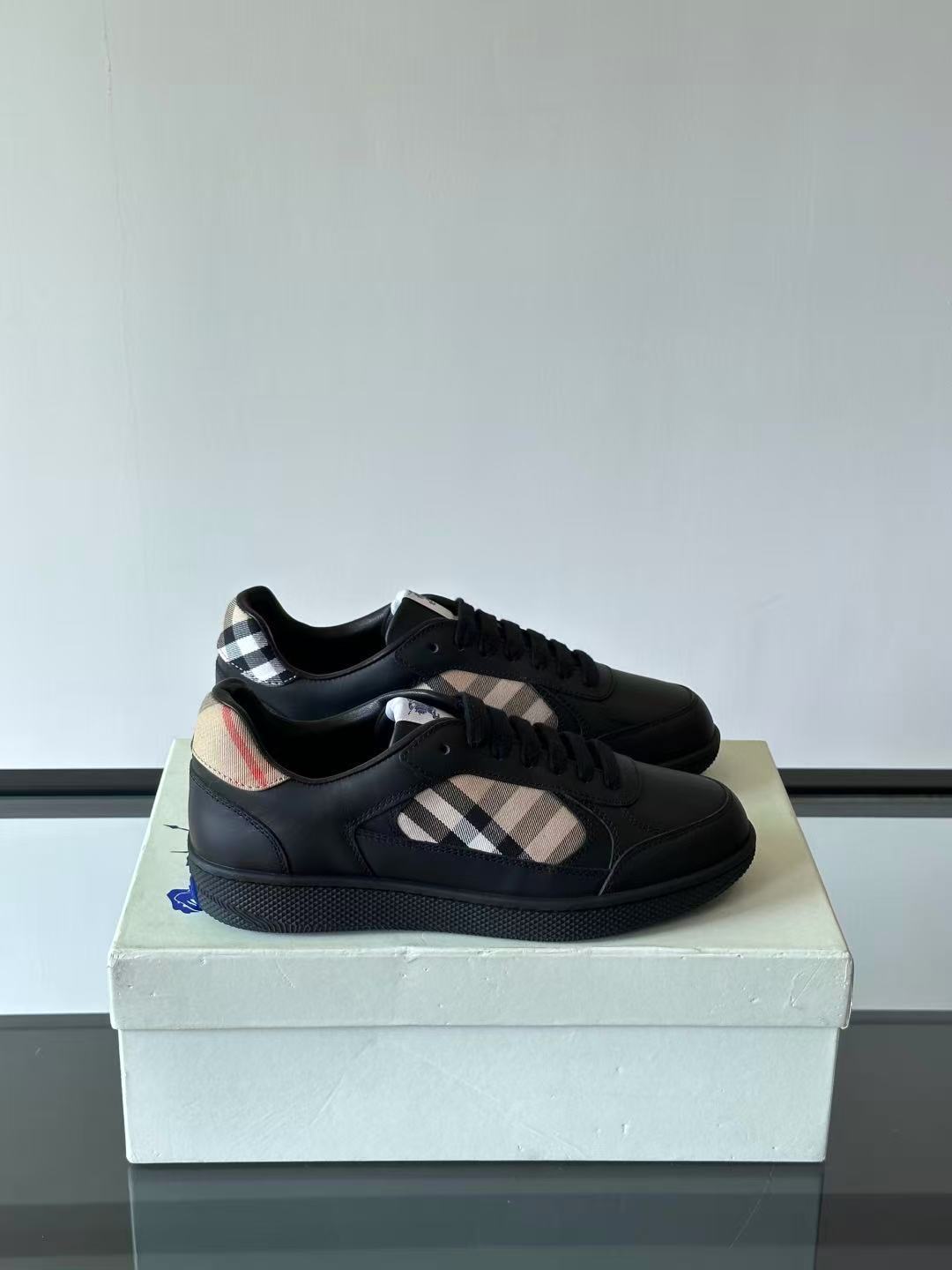 Burberry レザー＆チェック テラススニーカー