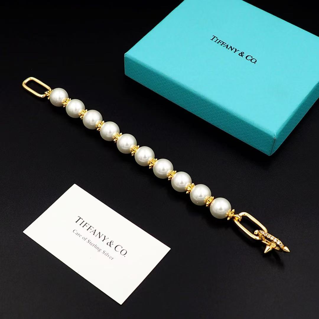 ティファニー タイタン by ファレル・ウィリアムス パール ブレスレット イエローゴールドにダイヤモンドをセッティング