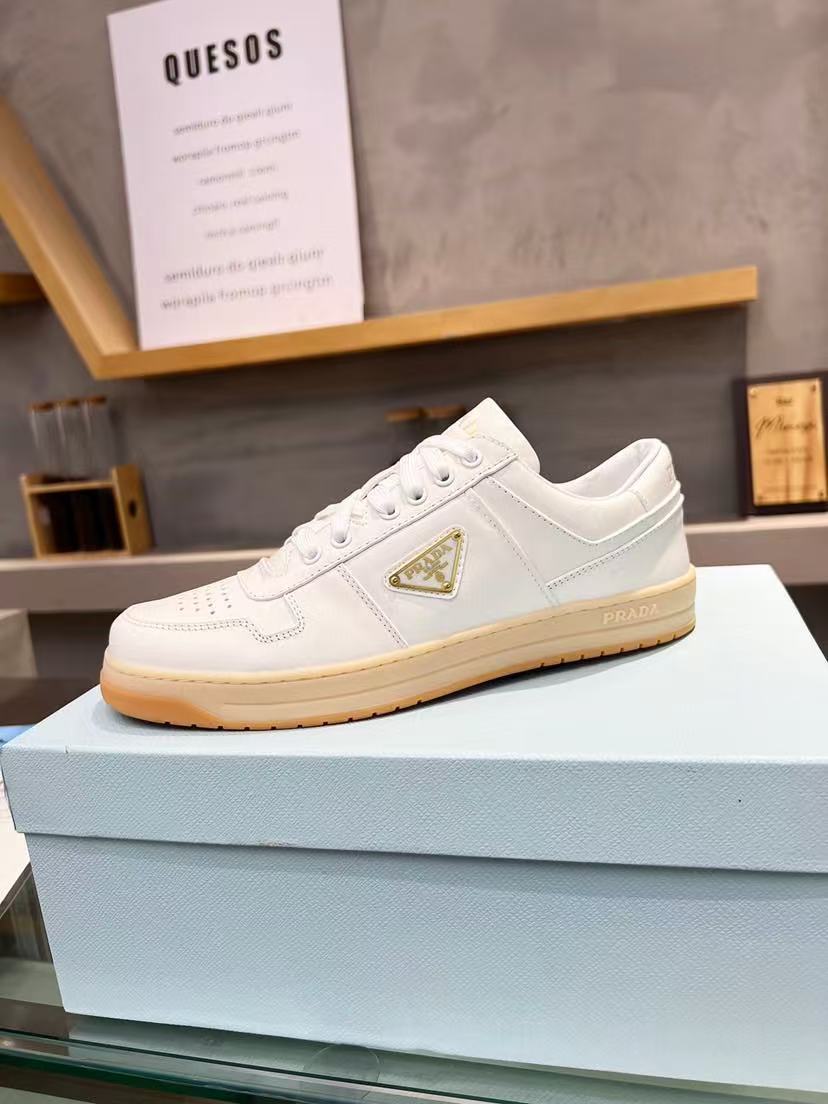 Prada プラダ ダウンタウン ナッパレザー スニーカー