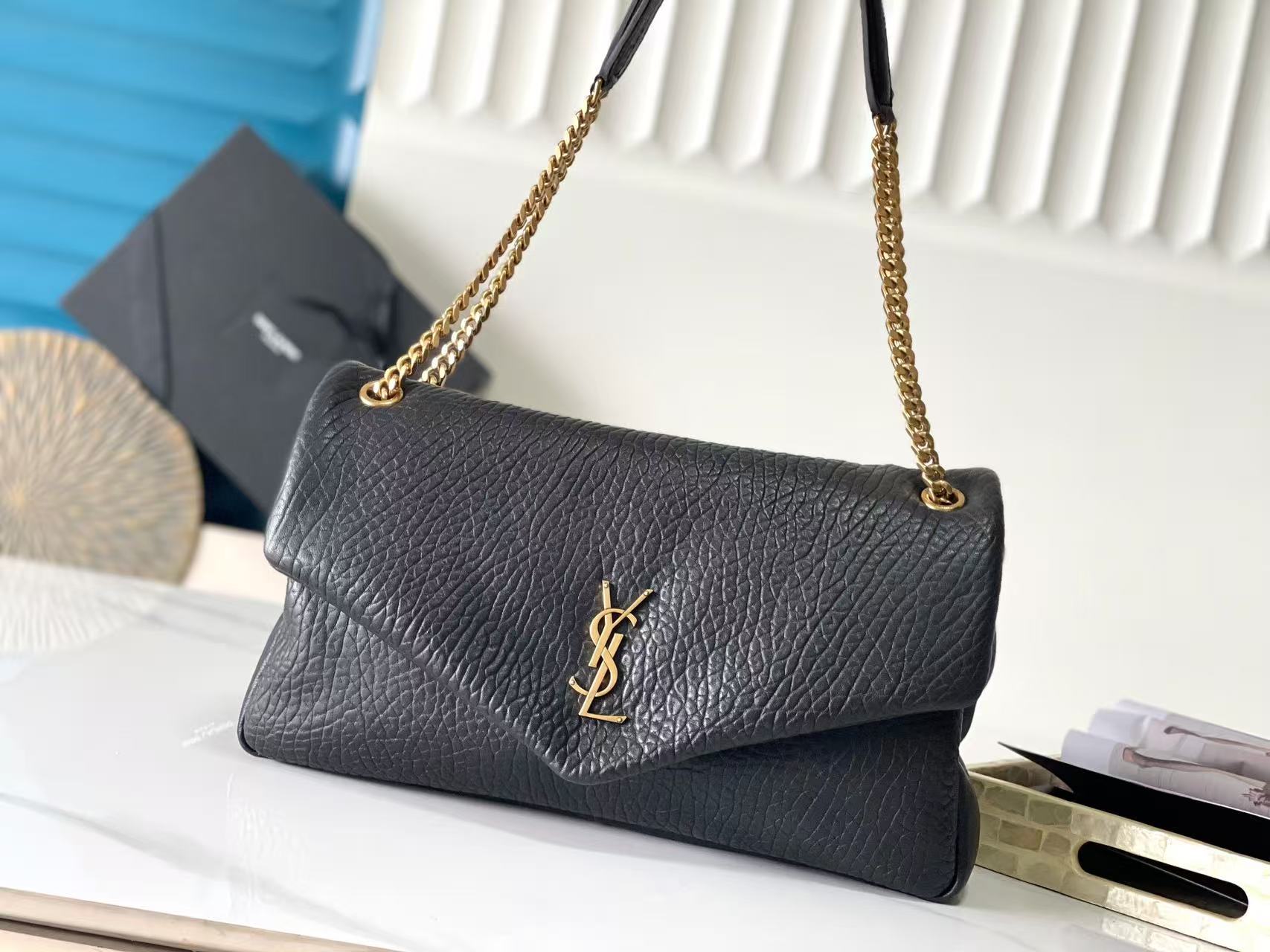   Saint Laurent サンローラン  カリプソ ラージ（グレインラムスキン）