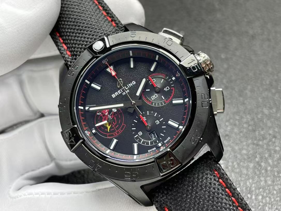 Breitling ブライトリング  アベンジャー B01 クロノグラフ 44 ナイト ミッション ダスト デビルズ