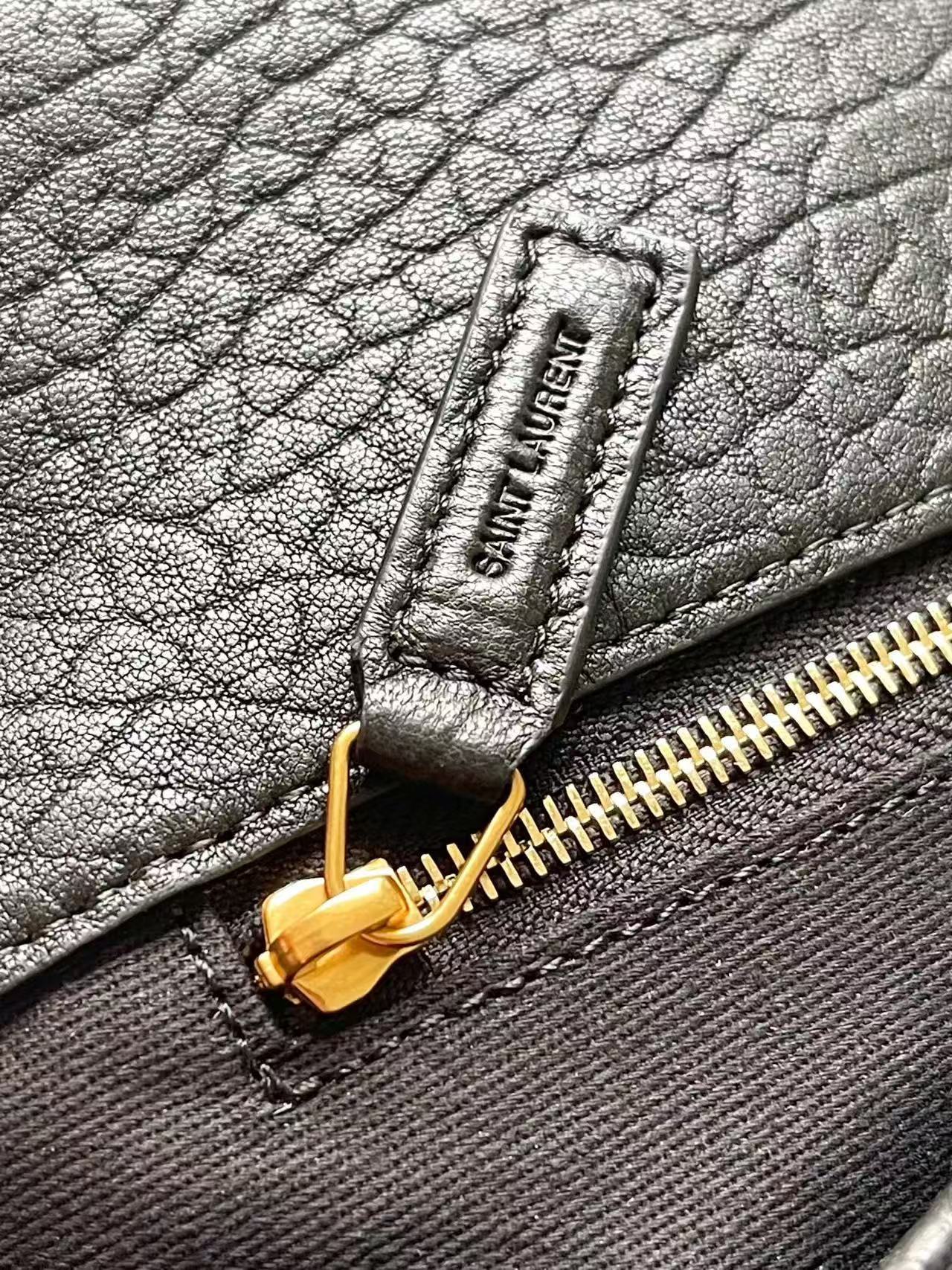   Saint Laurent サンローラン  カリプソ ラージ（グレインラムスキン）