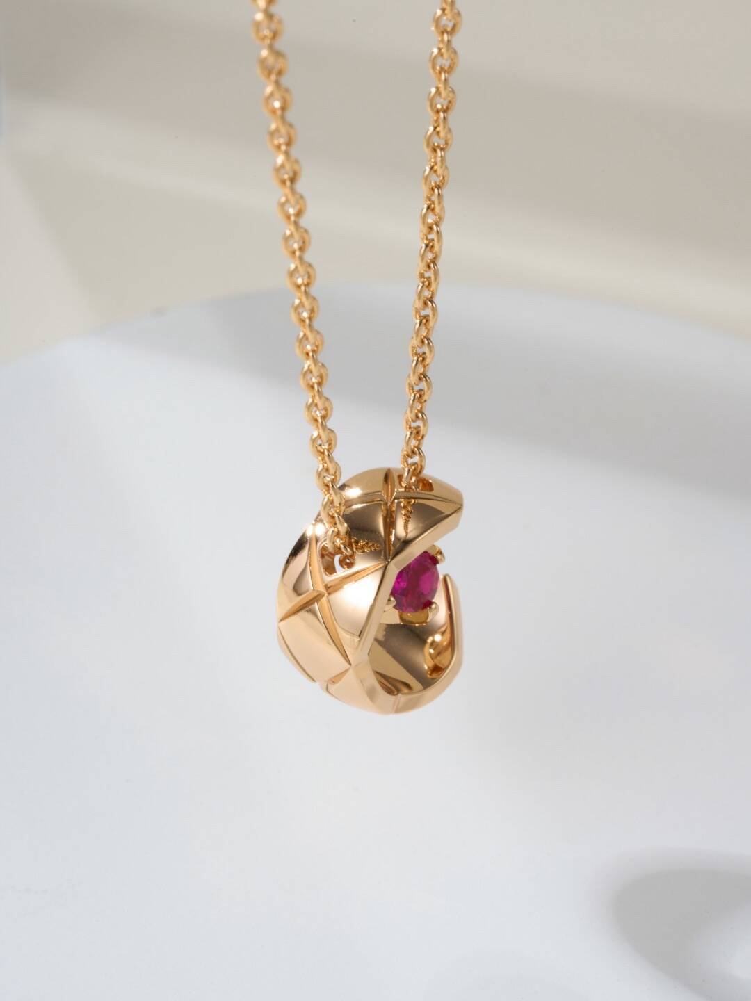 ココ クラッシュ コレクション ネックレス 18Kベージュゴールド、ルビー