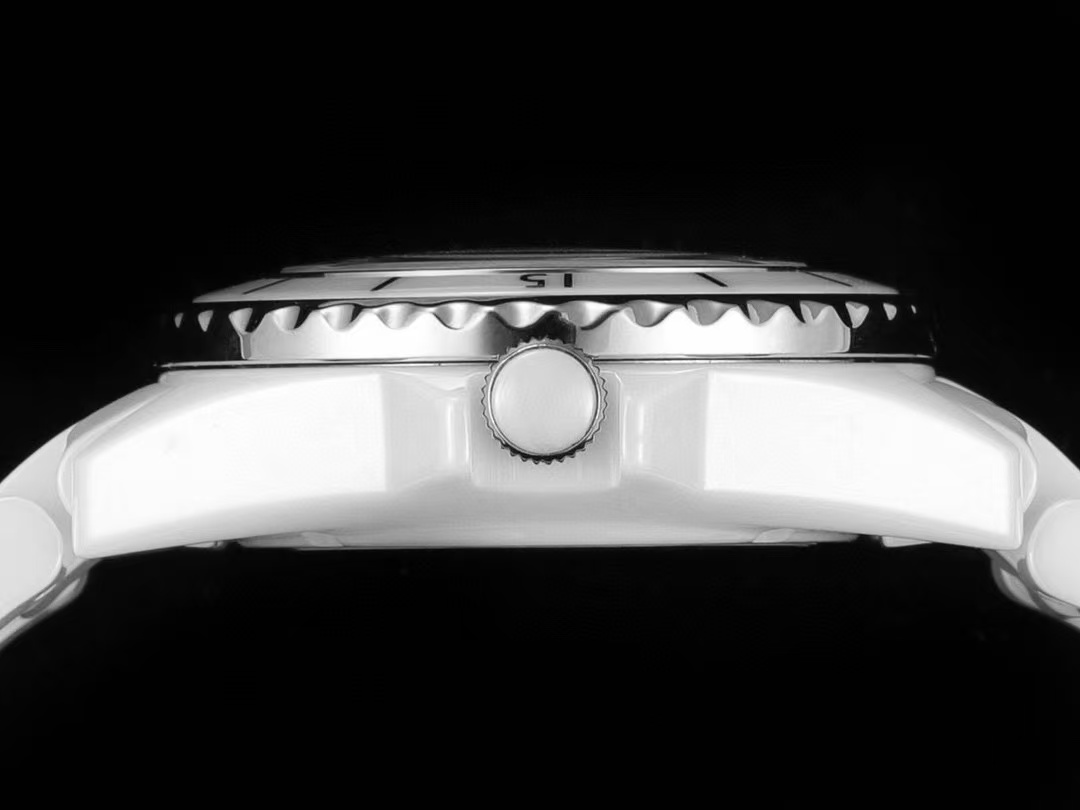 CHANEL J12 キャリバー12.2, 33mm