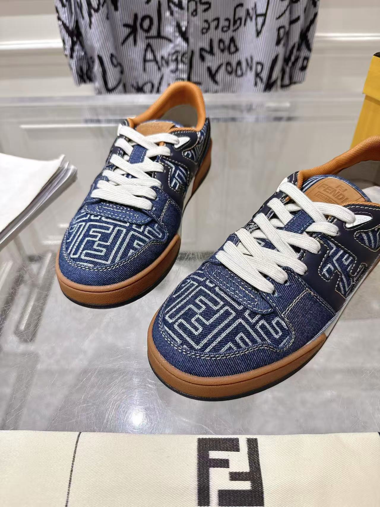 DIOR フェンディ マッチ スニーカー