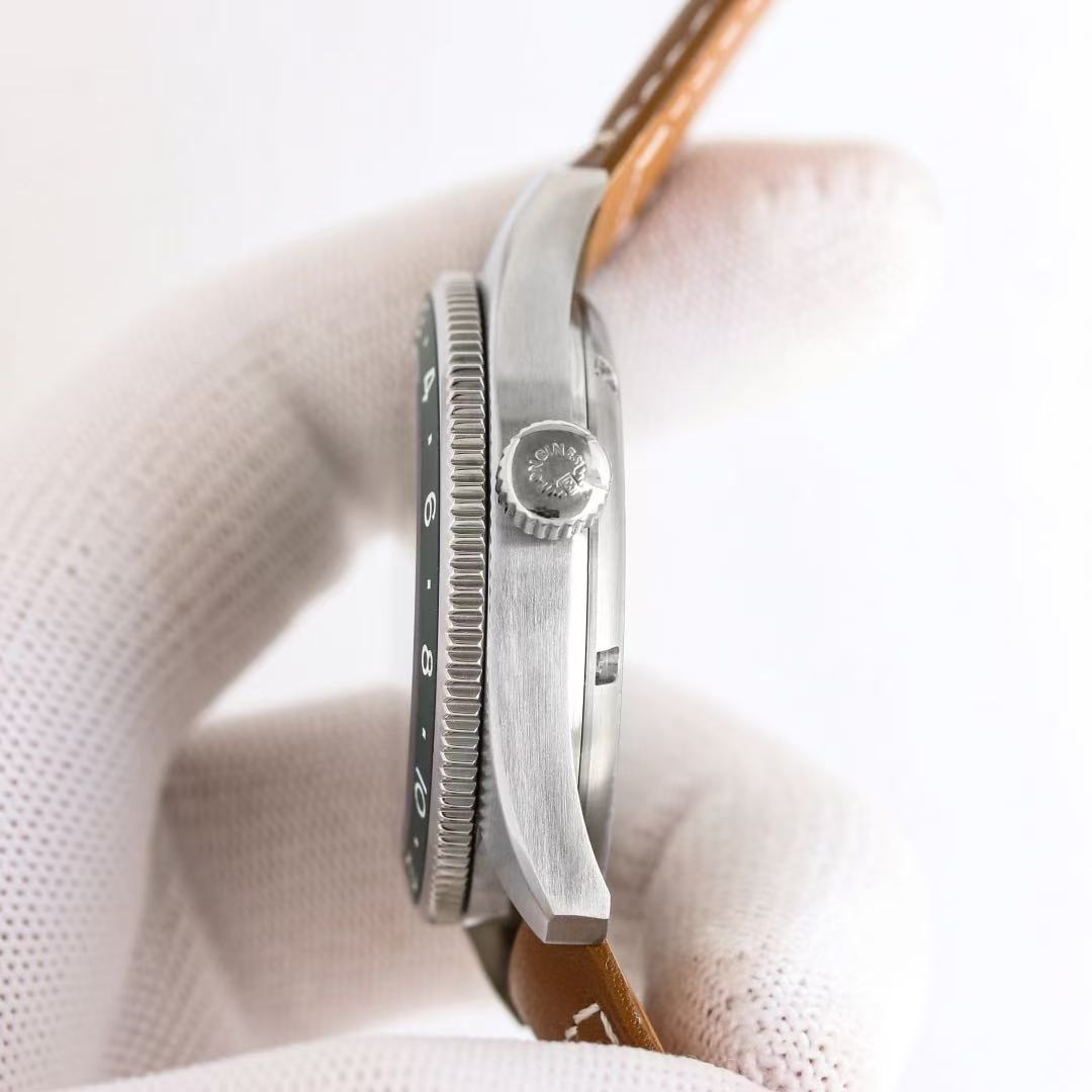 LONGINES  ロンジン  SPIRIT ZULU TIME, L3.812.4.63.2, 自動巻 ウォッチ, Ø 42.00 mm, ステンレススティールとセラミック.