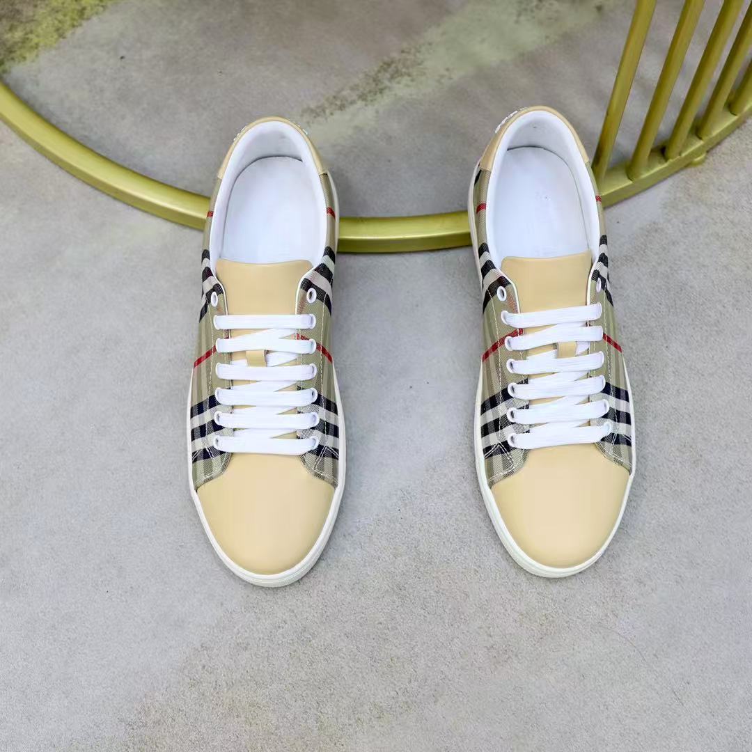 Burberry チェック＆レザー スニーカー