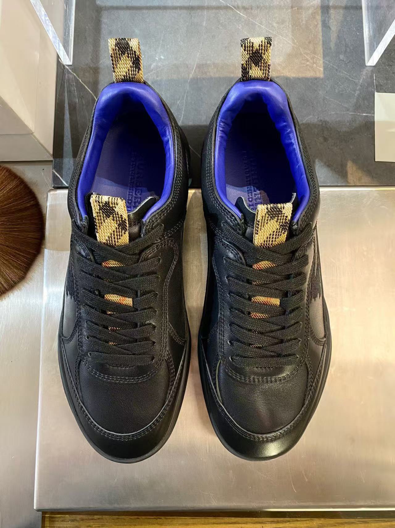 Burberry レザー マトリックススニーカー