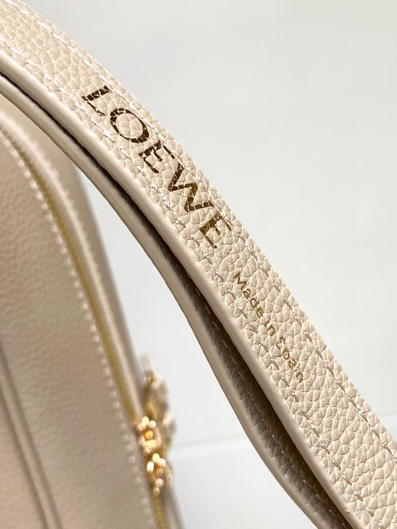 Loewe アマソナ23 バッグ（ソフトグレインカーフ）