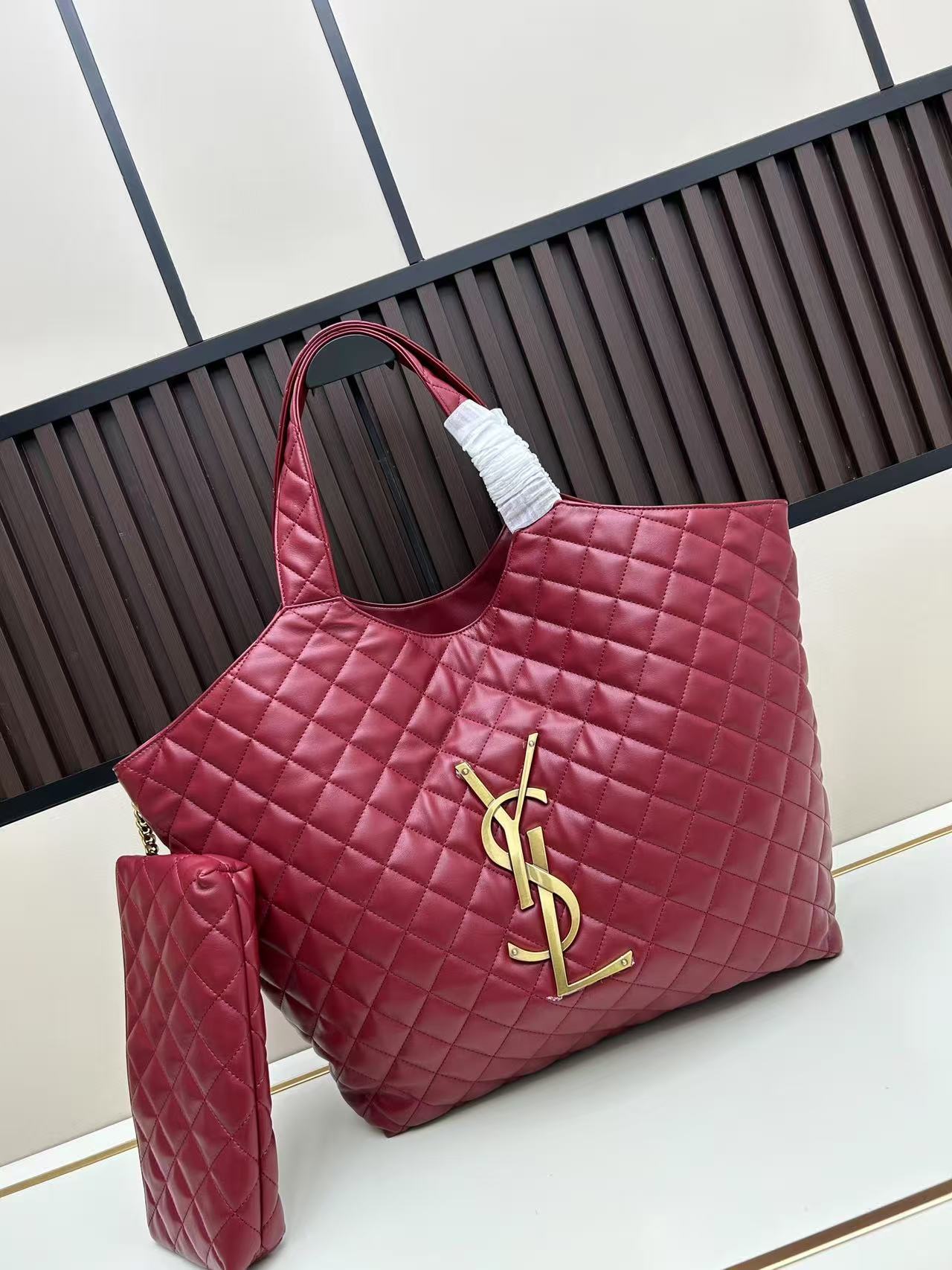  Saint Laurent サンローラン イカール（キルティングナッパレザー）
