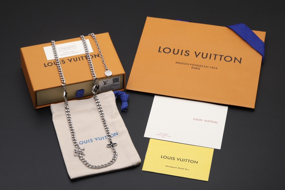 M01717 ネックレス･LV スパイク チャーム