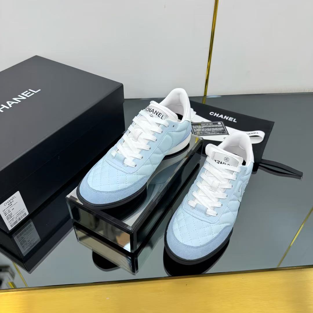 CHANEL シャイニー カーフスキン カーフスキン & スエード カーフスキン  ブルー & ホワイト