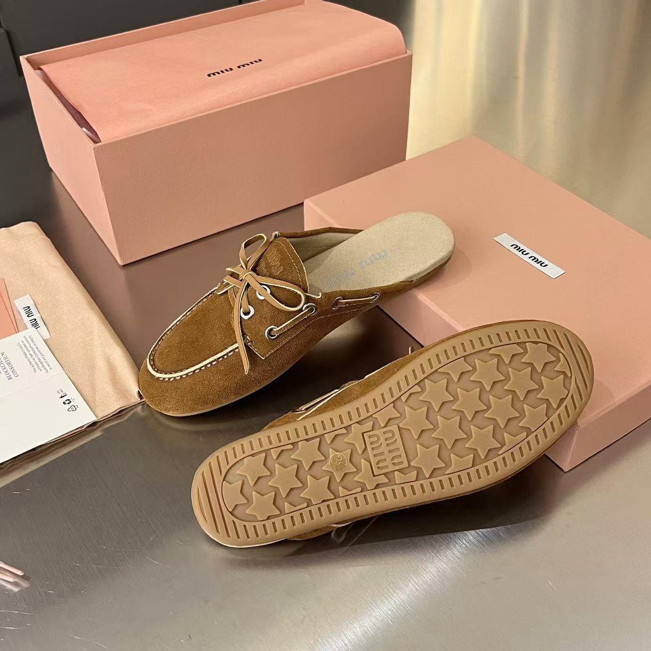 miumiu スエードのミュール