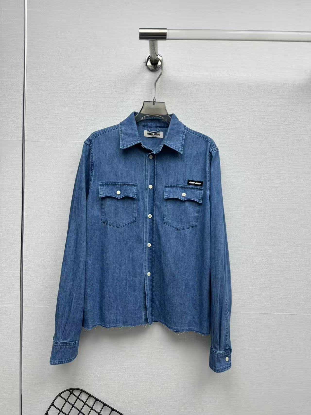 MIUMIU シャンブレー シャツ