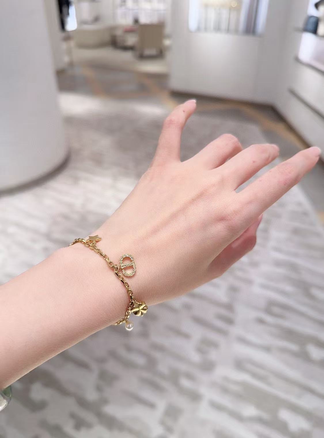 DIOR Petit CD Lucky Charms ブレスレット