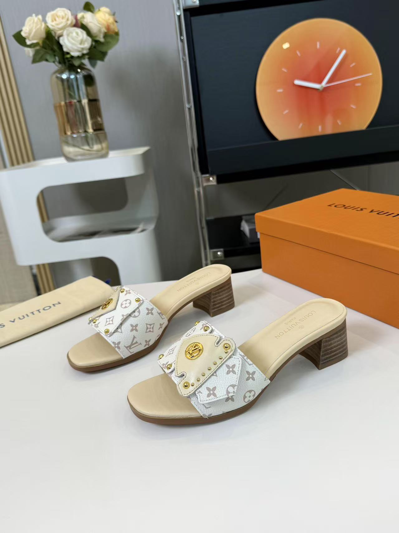 Louis vuitton フレーム ミュール