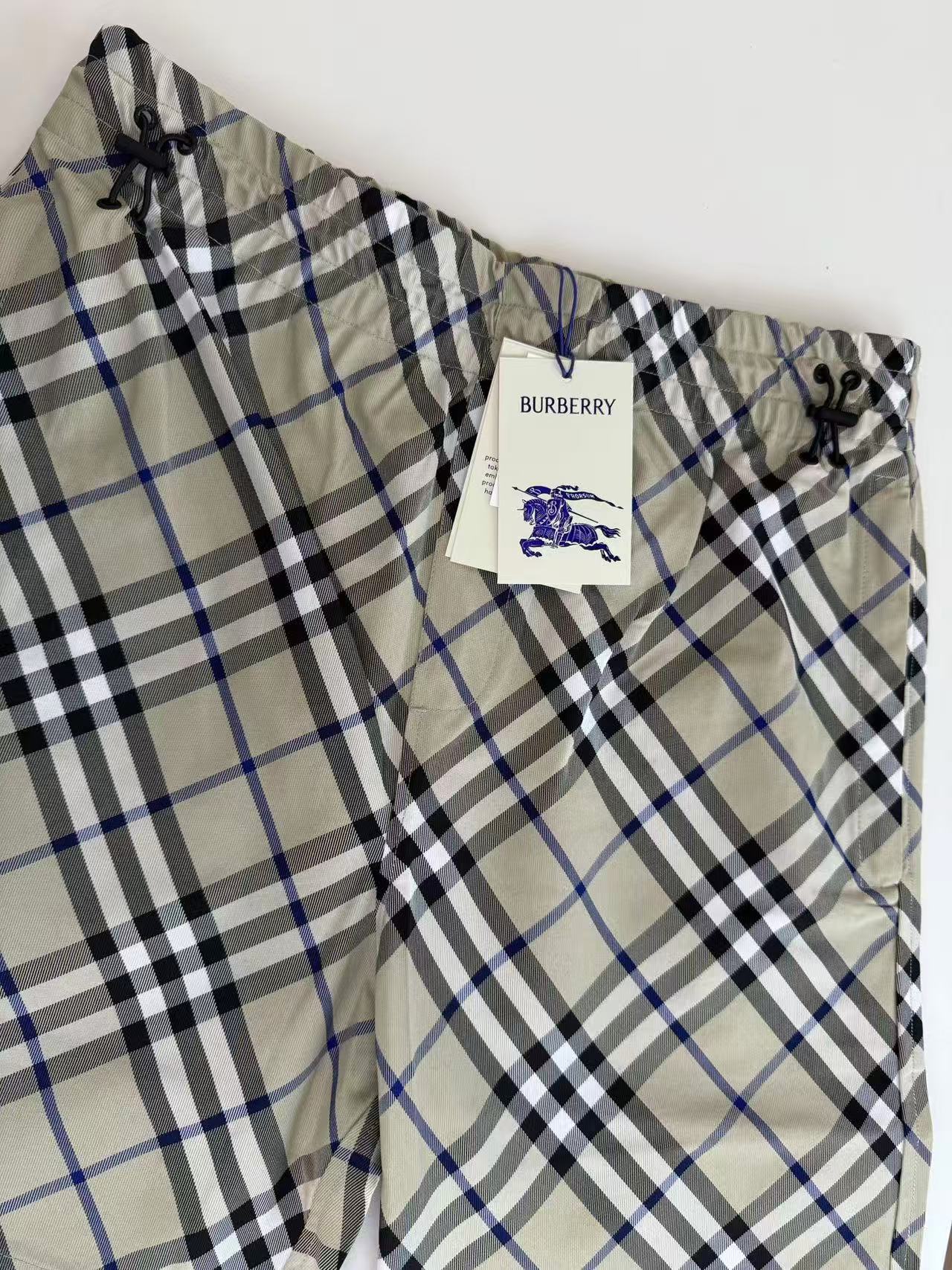 Burberry チェック シルクショーツ