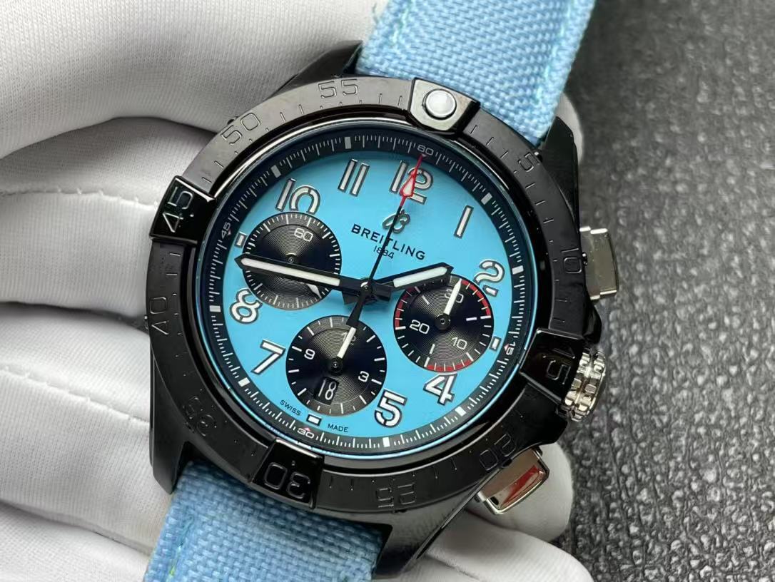 Breitling ブライトリング  アベンジャー B01 クロノグラフ 42 ナイト ミッション