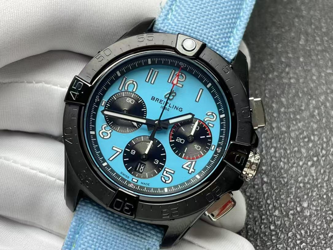 Breitling ブライトリング  アベンジャー B01 クロノグラフ 42 ナイト ミッション