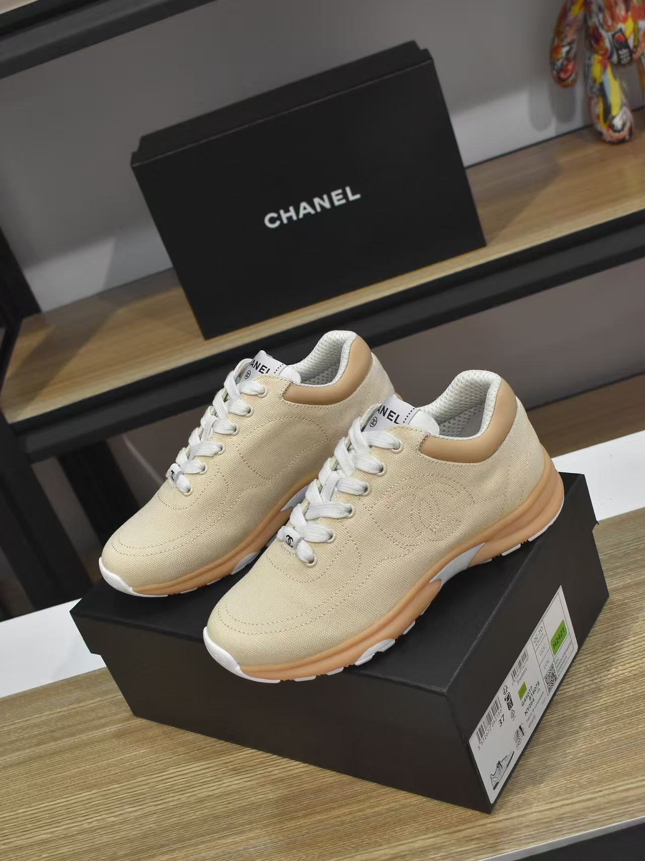 CHANEL 2024/25年 クルーズ コレクション ショー スニーカー