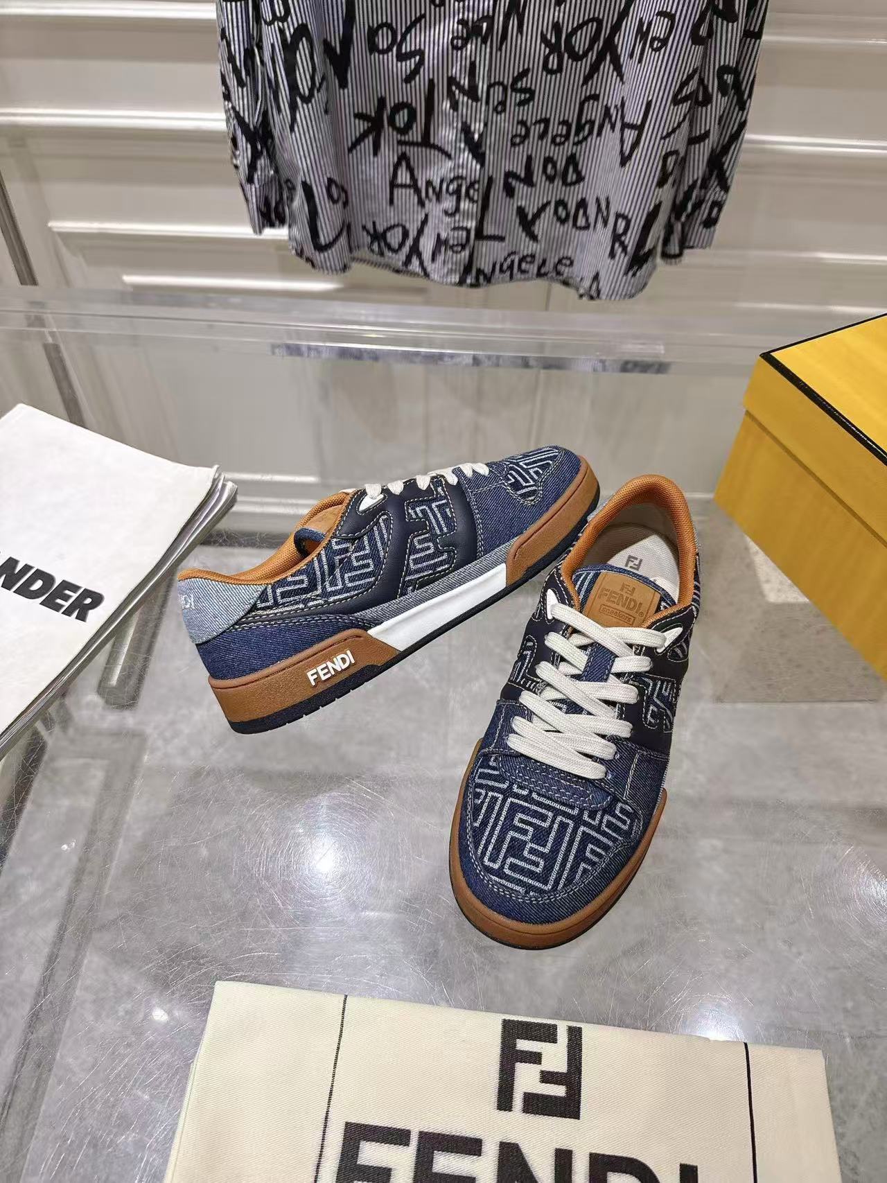 DIOR フェンディ マッチ スニーカー