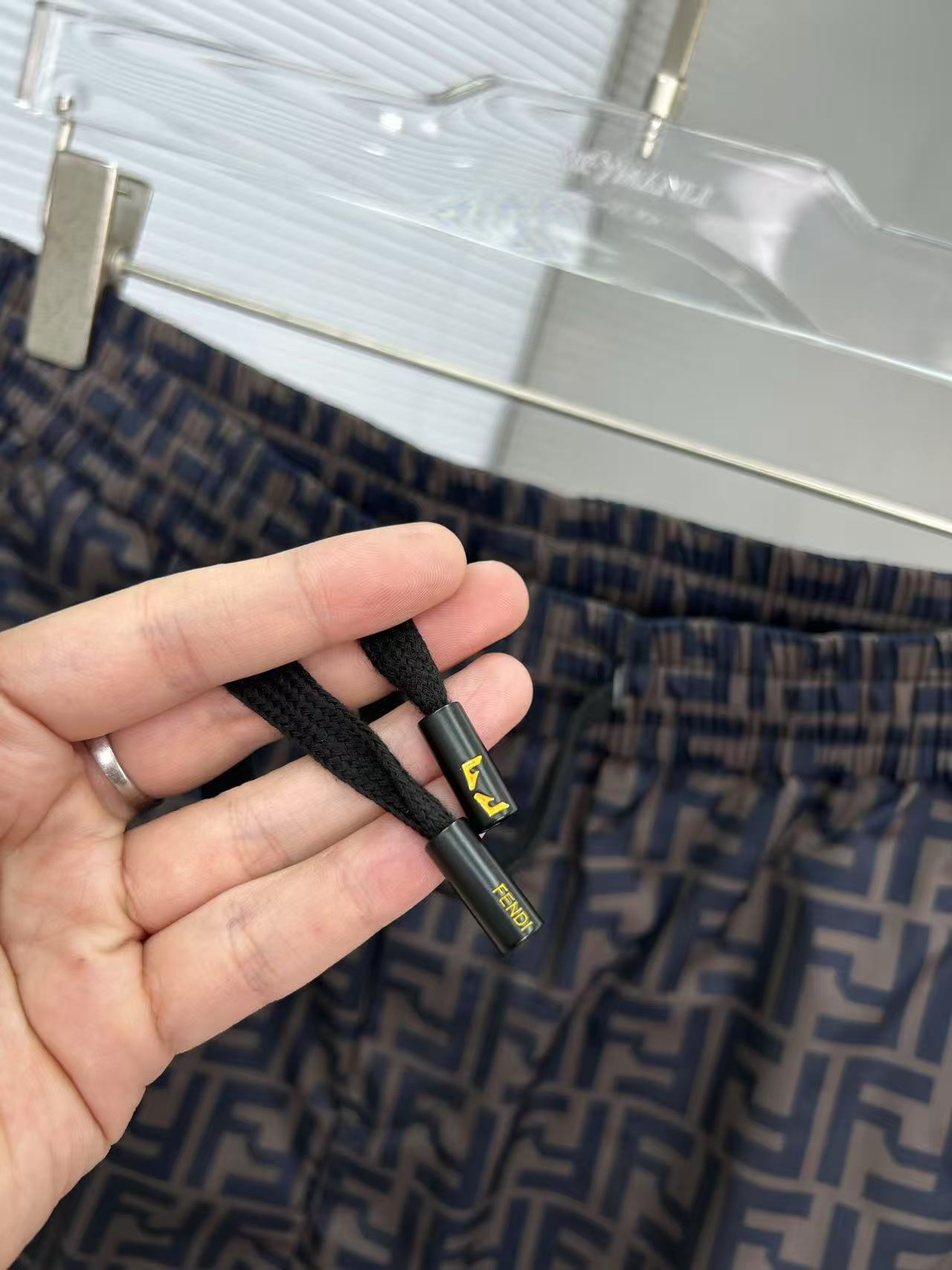 Fendi ブラックテクニカルファブリック ショートパンツ