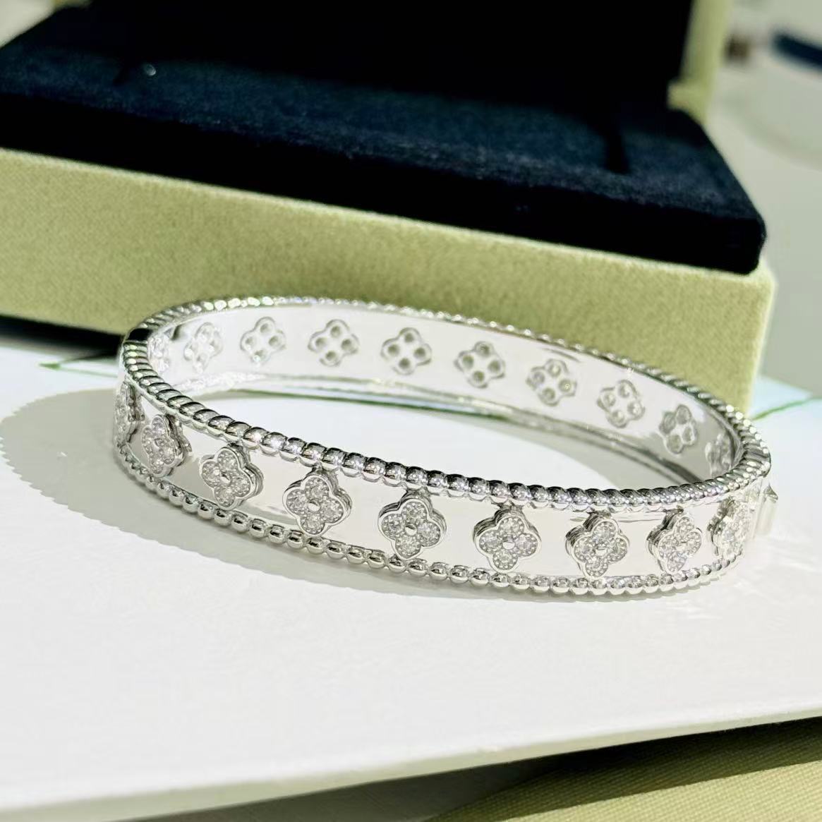 ペルレ クローバー ブレスレット、ミディアムモデル