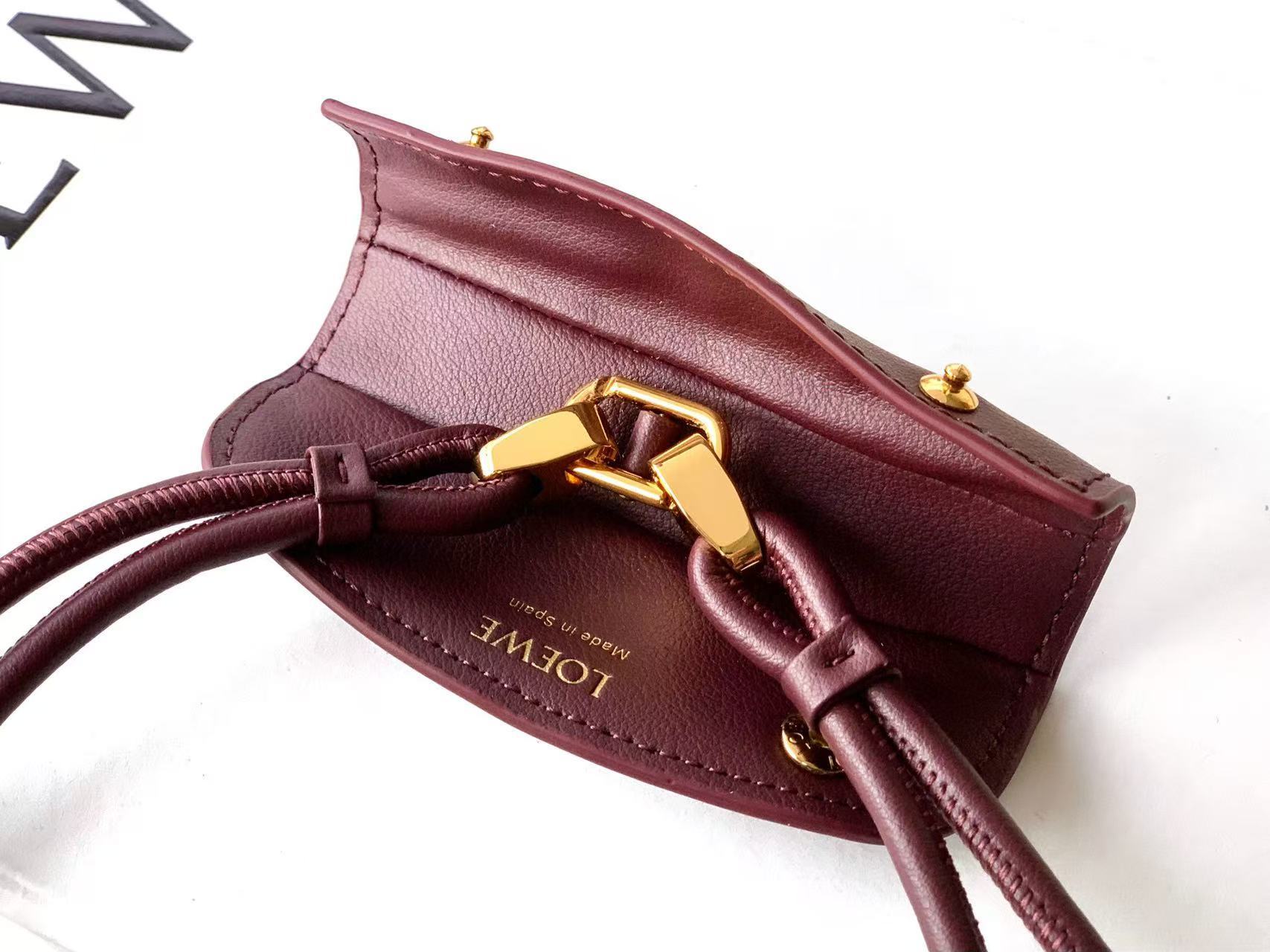 Loewe マドリードバッグ（サプルカーフ）