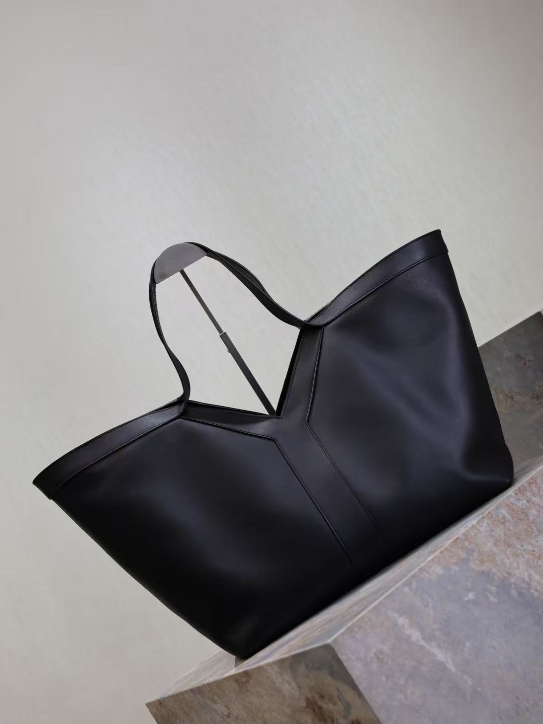 Saint Laurent サンローラン  トート（レザー）