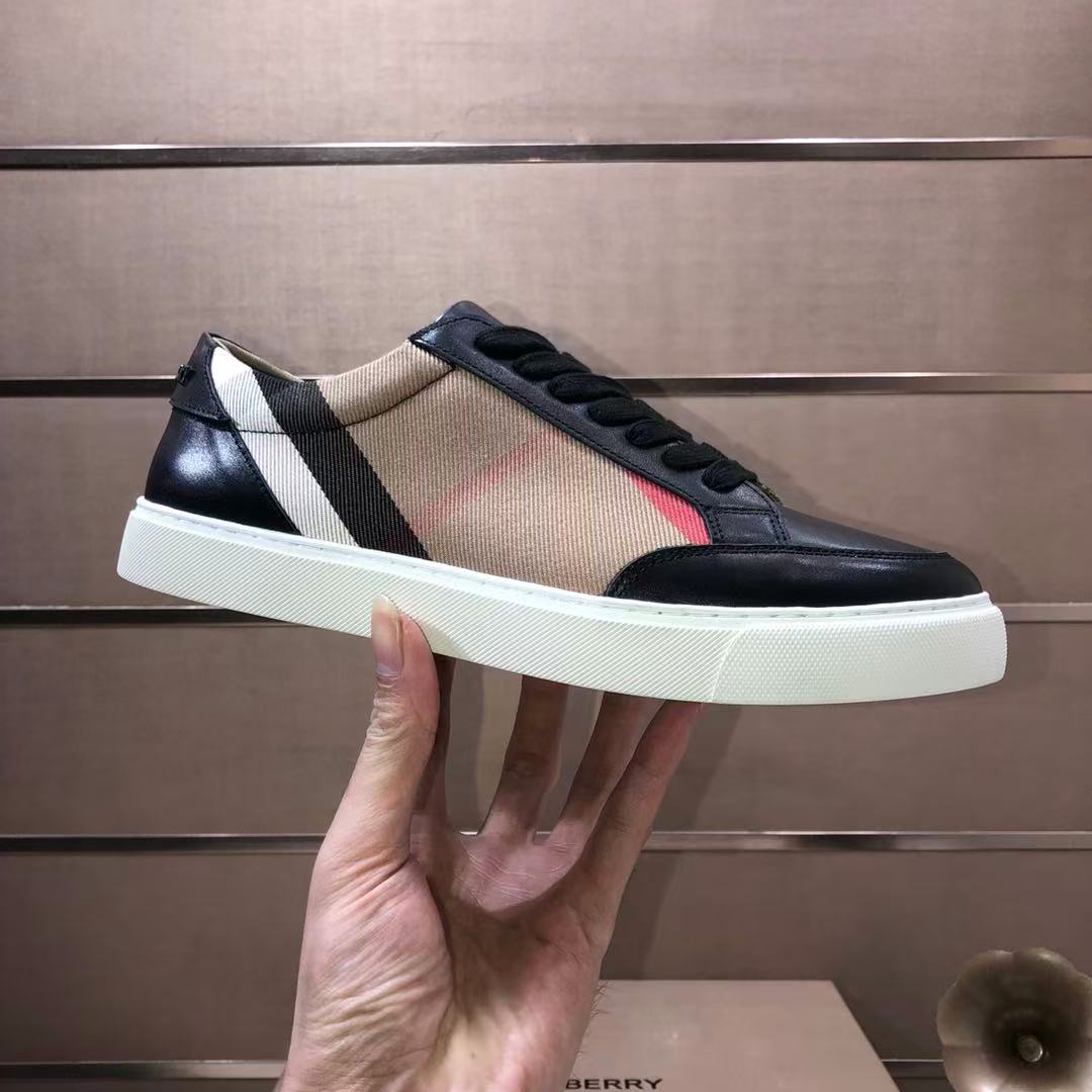 Burberry ハウスチェック＆レザー スニーカー