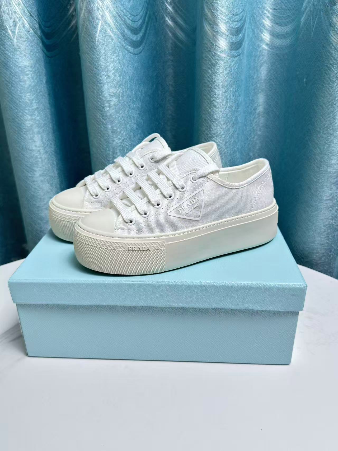 Prada レースアップ ファブリック スニーカー