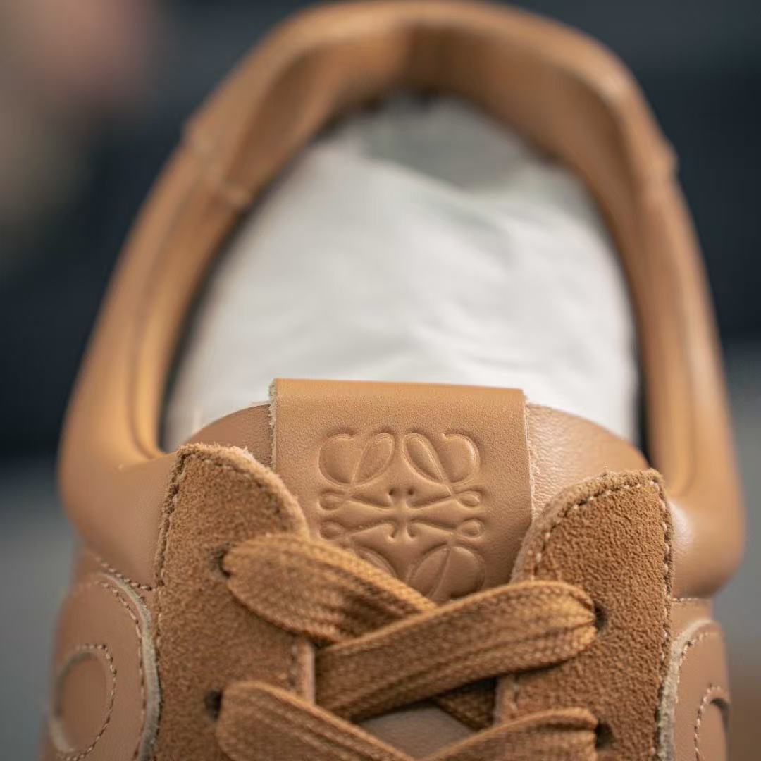 Loewe バレエランナー 2.0（ソフトカーフ）