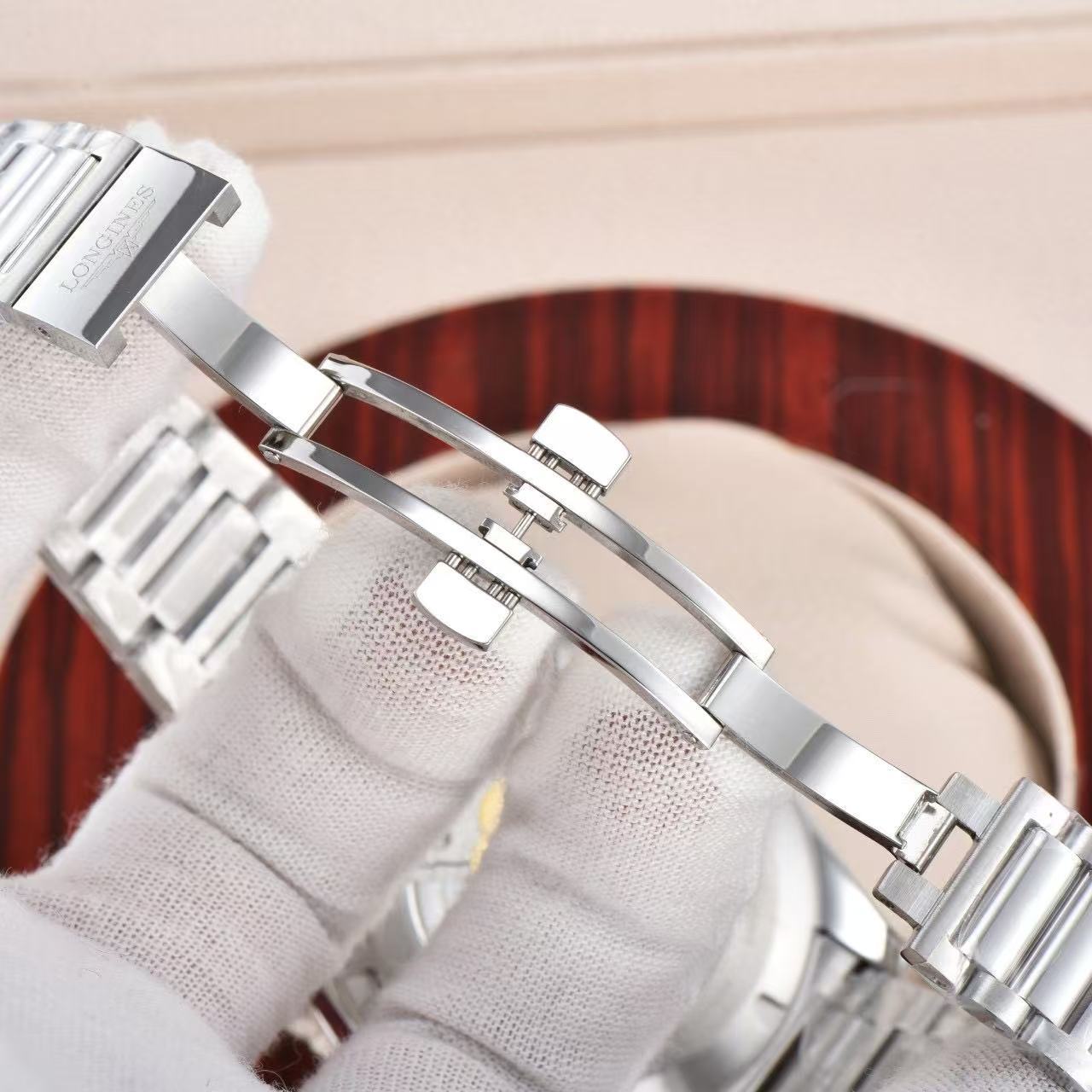 LONGINES  ロンジン  コンクエスト, L3.830.4.52.6, 自動巻 ウォッチ, Ø 41.00 mm, ステンレススティール.