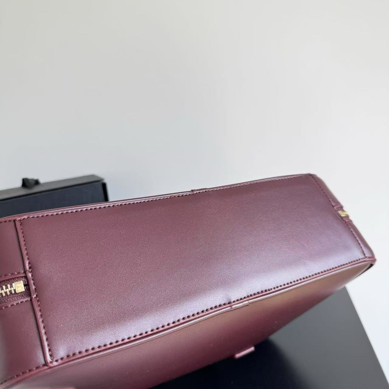 Saint Laurent サンローラン サック ド ジュール バウレットバッグ（サンローラン ボックスレザー）
