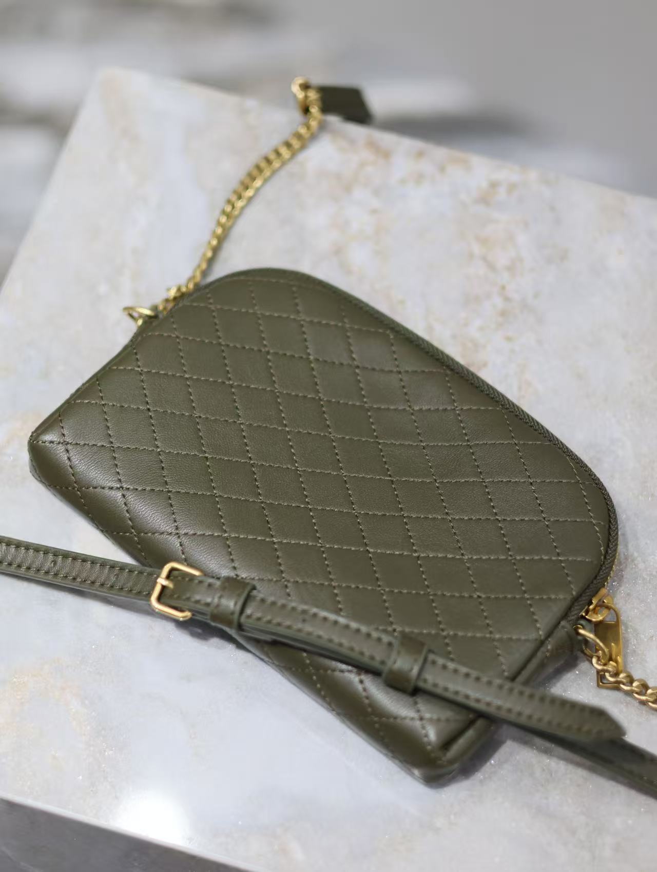 Saint Laurent サンローラン  ギャビー カメラバッグ（ラムスキン）