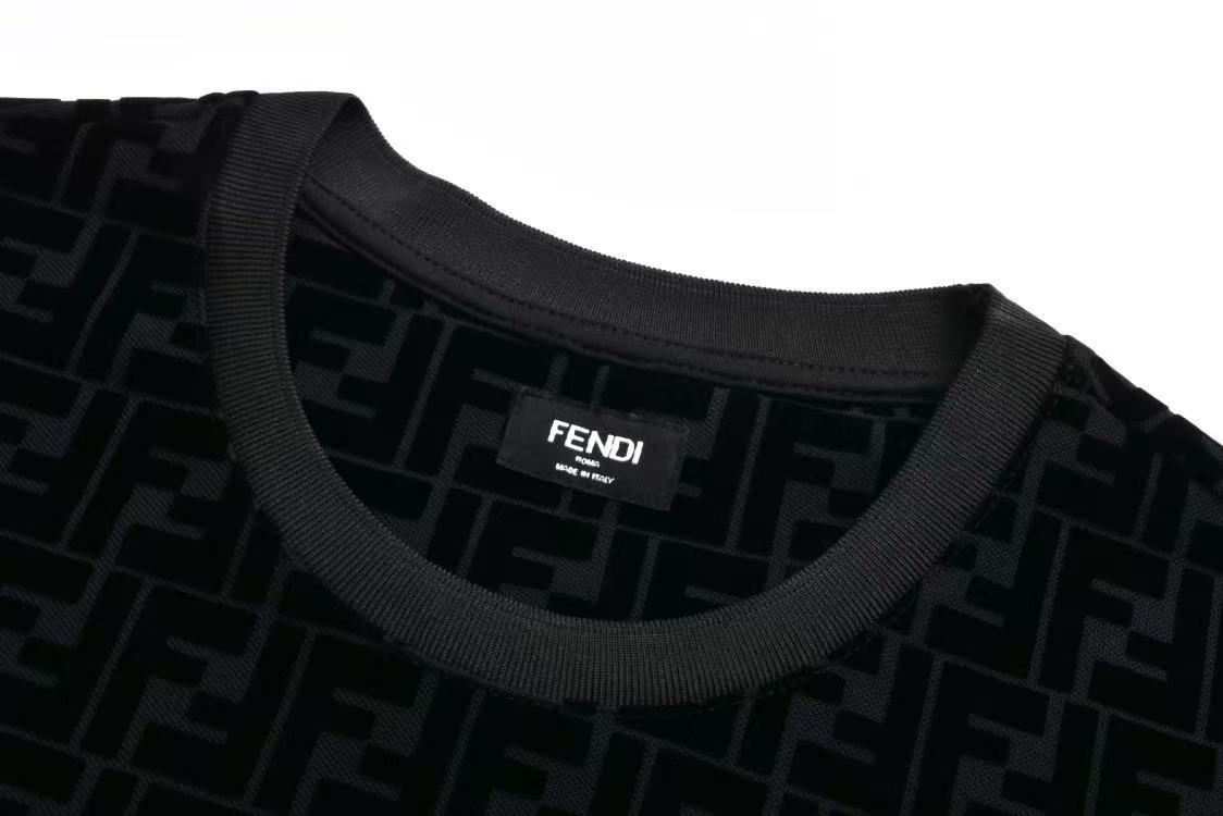 Fendi ブラックピケ Tシャツ