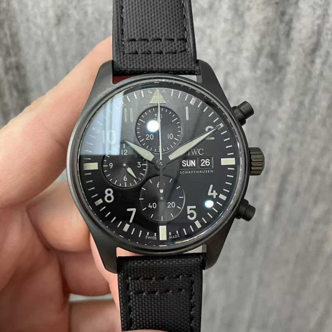  IWC パイロット・ウォッチ・クロノグラフ 41・トップガン・セラタニウム®