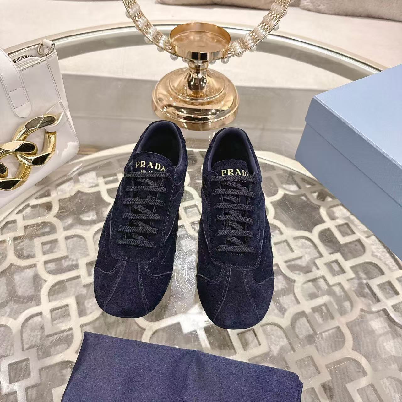 Prada スエード スニーカー